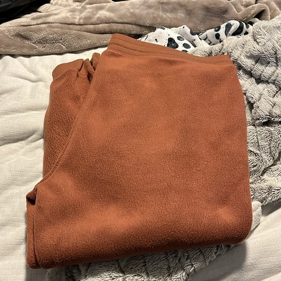 Old Navy Jogger Sweatpants - Picture 2 of 4